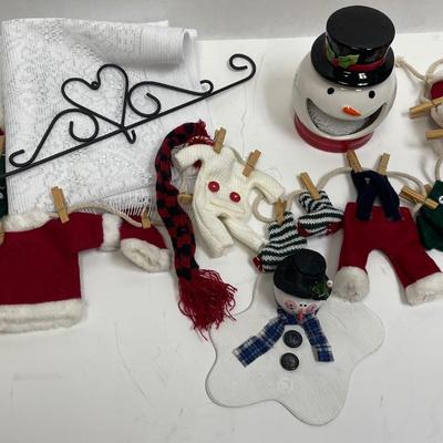 Christmas Lot - Snowmen, Clothing Line, Melted Snowman, Metal Hanger