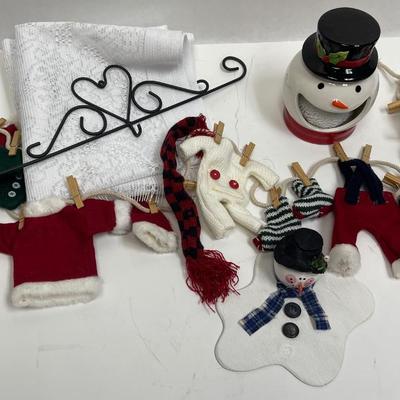 Christmas Lot - Snowmen, Clothing Line, Melted Snowman, Metal Hanger