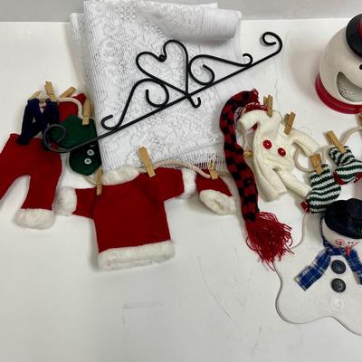Christmas Lot - Snowmen, Clothing Line, Melted Snowman, Metal Hanger