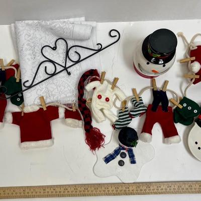 Christmas Lot - Snowmen, Clothing Line, Melted Snowman, Metal Hanger