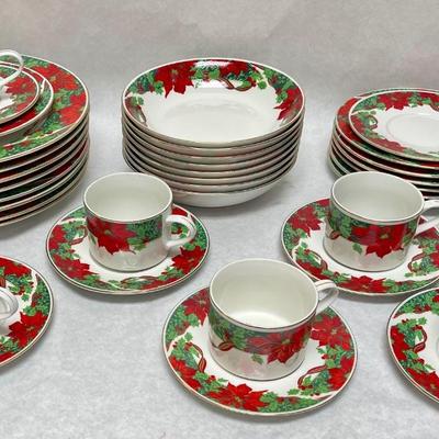 Gibson Home Poinsettia Holiday Dinner Ware Set