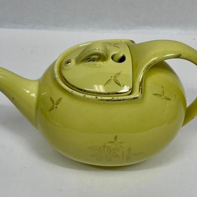 Retro Yellow w/gold Teapot 6 cup Hall 0759