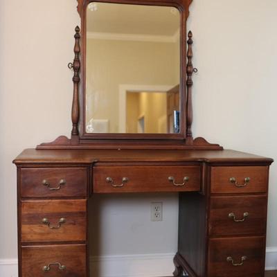 Finch Fine Furniture - Seven Drawer Vanity with Mirror