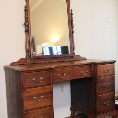Finch Fine Furniture - Seven Drawer Vanity with Mirror