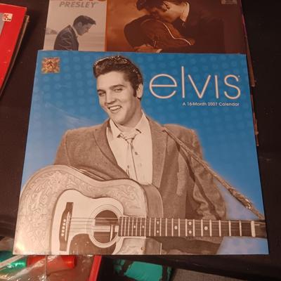 ELVIS ALARM CLOCK AND PAST YEARS CALENDARS