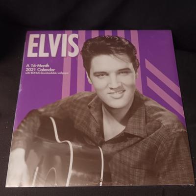 ELVIS ALARM CLOCK AND PAST YEARS CALENDARS