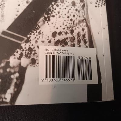 ELVIS PRESLEY UNSEEN ARCHIVES COFFEE TABLE BOOK