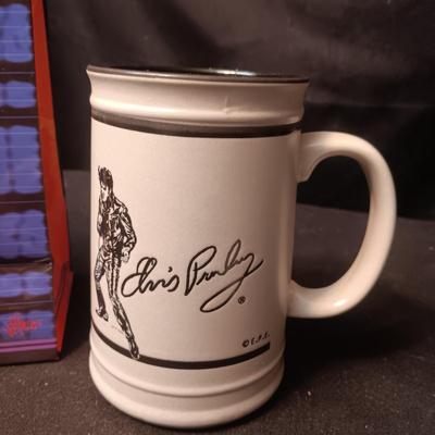 ELVIS STONEWARE COFFEE MUG, PIN, SMALL TRAY AND GIFT BAG