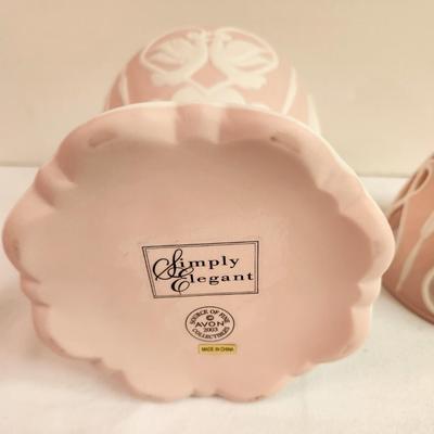 Lot #16 Avon Porcelain Music Box on Stand - 2003 - Dove Theme