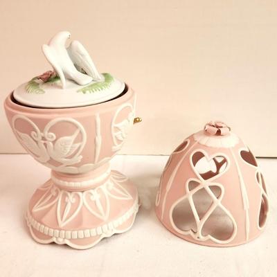 Lot #16 Avon Porcelain Music Box on Stand - 2003 - Dove Theme