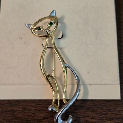 Gold Tone Siamese Cat Brooch