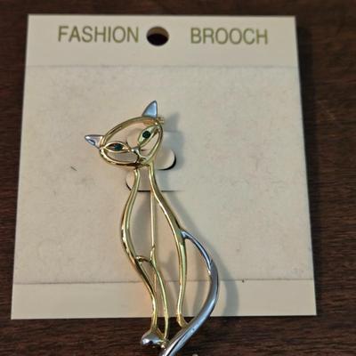 Gold Tone Siamese Cat Brooch