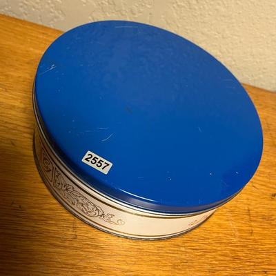 Round tin