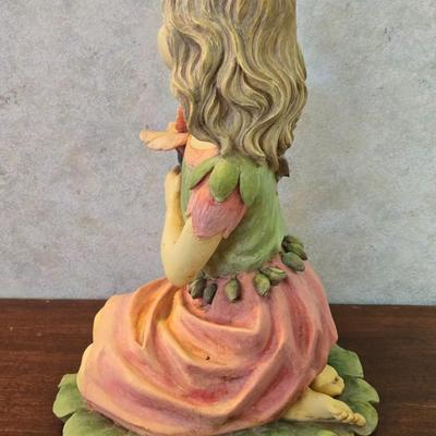 Resin Kneeling Girl Garden Statue