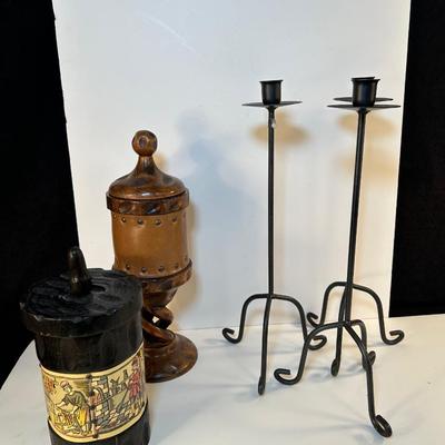 Lot 21. Vintage Decor Pieces
