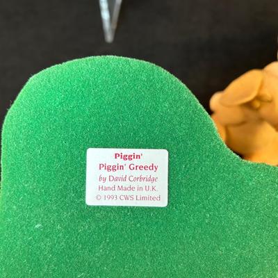 Lot 23. Ten Piggins Figurines