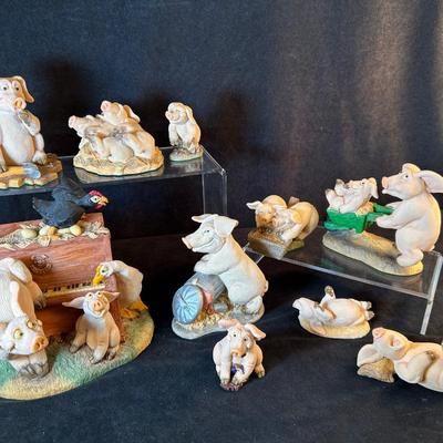Lot 25. Ten Piggin Figurines