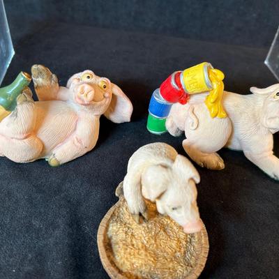 Lot 29. Ten Piggin Figurines