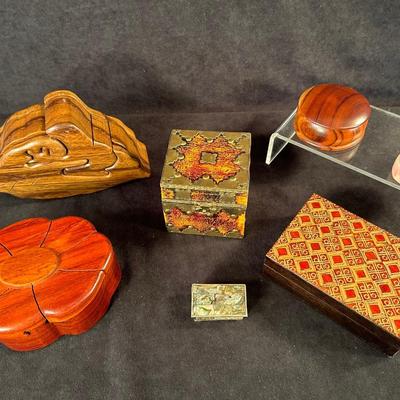 Lot 34. Collection of Boxes