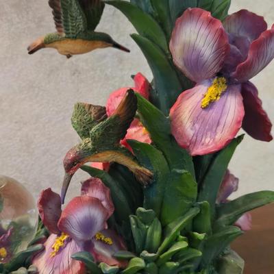 Resin Hummingbird Tabletop Clock with Swinging Hummingbird Pendulum