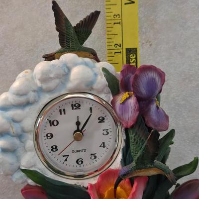 Resin Hummingbird Tabletop Clock with Swinging Hummingbird Pendulum