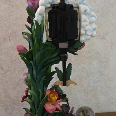 Resin Hummingbird Tabletop Clock with Swinging Hummingbird Pendulum