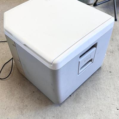 Igloo ~ Plug in Keep Cool ~ Cooler