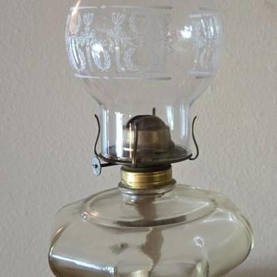 Antique Glass Kerosene Lamp with Decorative Design Flute