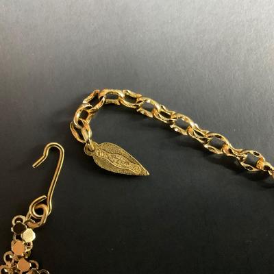 -32- WHITING & DAVIS CO. | Gold Tone Mesh Necklace | Marked