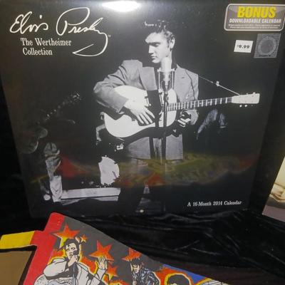 GRACELAND PENDANT AND 2 ELVIS CALENDARS