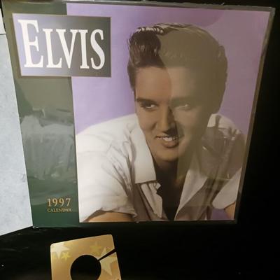 ELVIS ENTOURAGE LANYARD, DOOR HANGER AND 2 CALENDARS