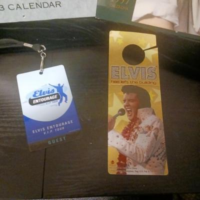 ELVIS ENTOURAGE LANYARD, DOOR HANGER AND 2 CALENDARS