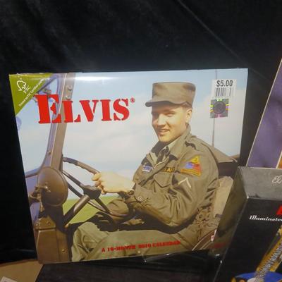 ELVIS MUSICAL ORNAMENT AND 2 CALENDARS
