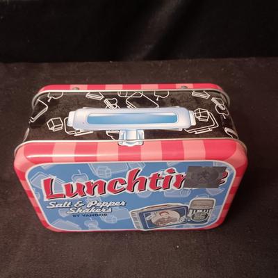 ELVIS LUNCHTIME TIN BOX WITH SALT & PEPPER SHAKERS