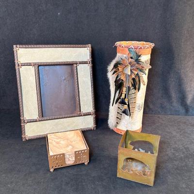 Lot 66. SW Decor Pieces