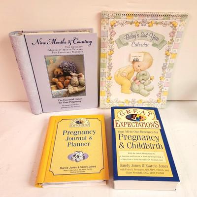 Lot #36 Pregnancy/Expectant Mother Gift Group - books/planner calendars - all new
