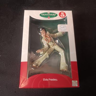 VINTAGE ELVIS SOLID STATE AM RADIO AND AN ORNAMENT