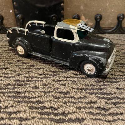 Black & white truck