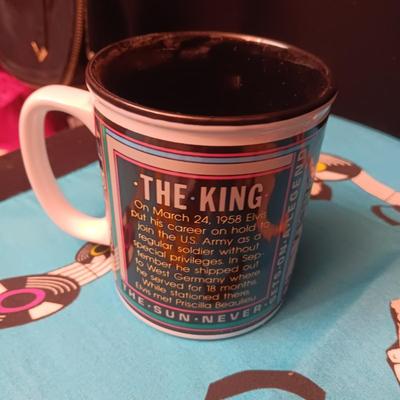 ELVIS HANDKERCHIEF, 2 SIDED SMALL PILLOW, COFFEE MUG AND PEN