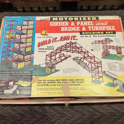 Motorized girder & panel building set