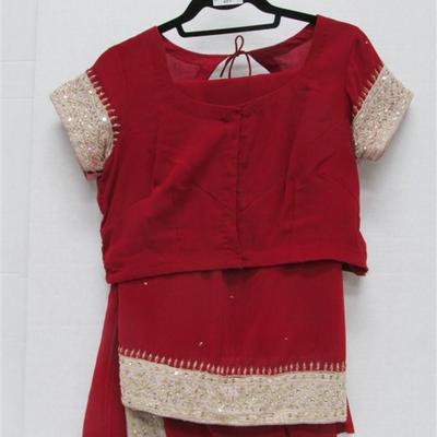 INDIAN SARI SAREE RED WITH GOLD TRIM RHINESTONES & BEADS BONUS TOP
