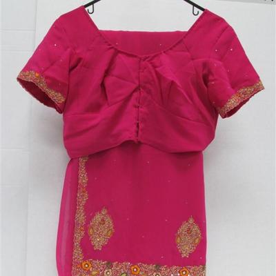 INDIAN SARI SAREE BRIGHT FUSCHIA WITH SEQUINED & BEADED FLORAL TRIM BONUS TOP