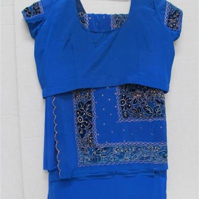INDIAN SARI SAREE ROYAL BLUE WITH EMBROIDED AND BEADED FLORAL PATTERN BONUS TOP
