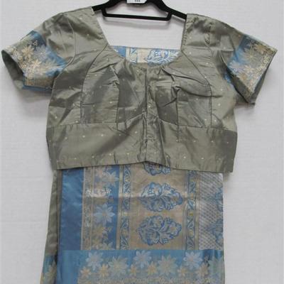 INDIAN SARI SAREE IRIDESCENT BLUE WITH BLUE EMBROIDED FLORAL BORDER BONUS TOP