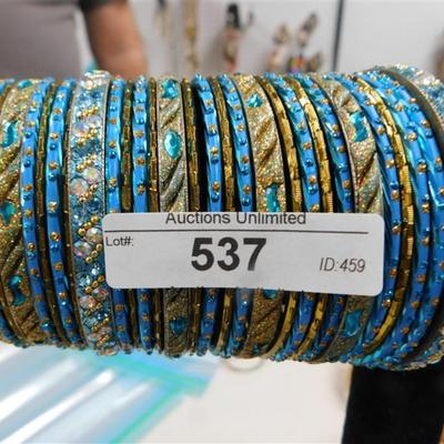 537 LOT OF 29 GOLD & TEAL BANGLE BRACELETS