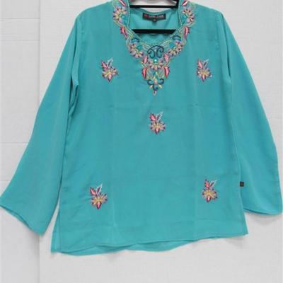 INDIAN TUNIC TEAL WITH FLOWERS note has a spot