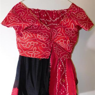 INDIAN SARI SAREE MAROON AND WHITE WITH BELLS BONUS TOP