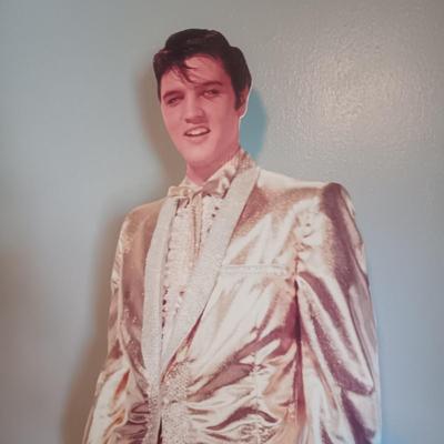 6 FOOT FREESTANDING CARDBOARD ELVIS