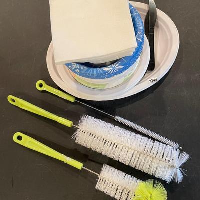 Bottle brushes and plates etc