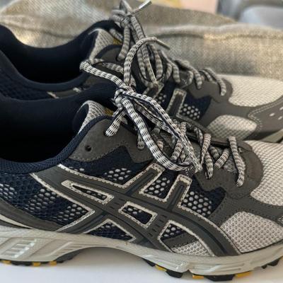 Asics T1GON Unisex running shoes - Size 8 - New